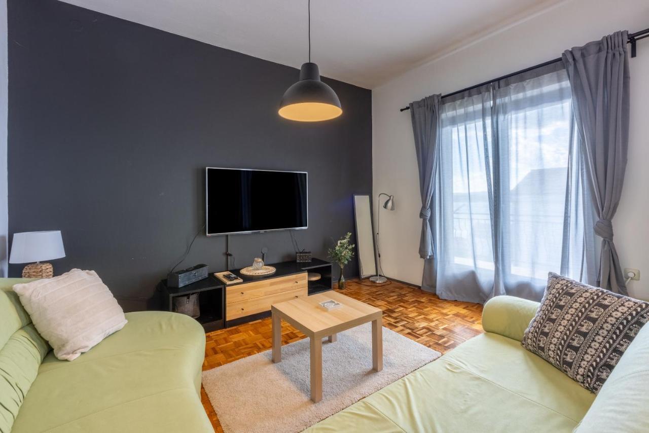 Apartment Suzy Dramalj Exterior photo