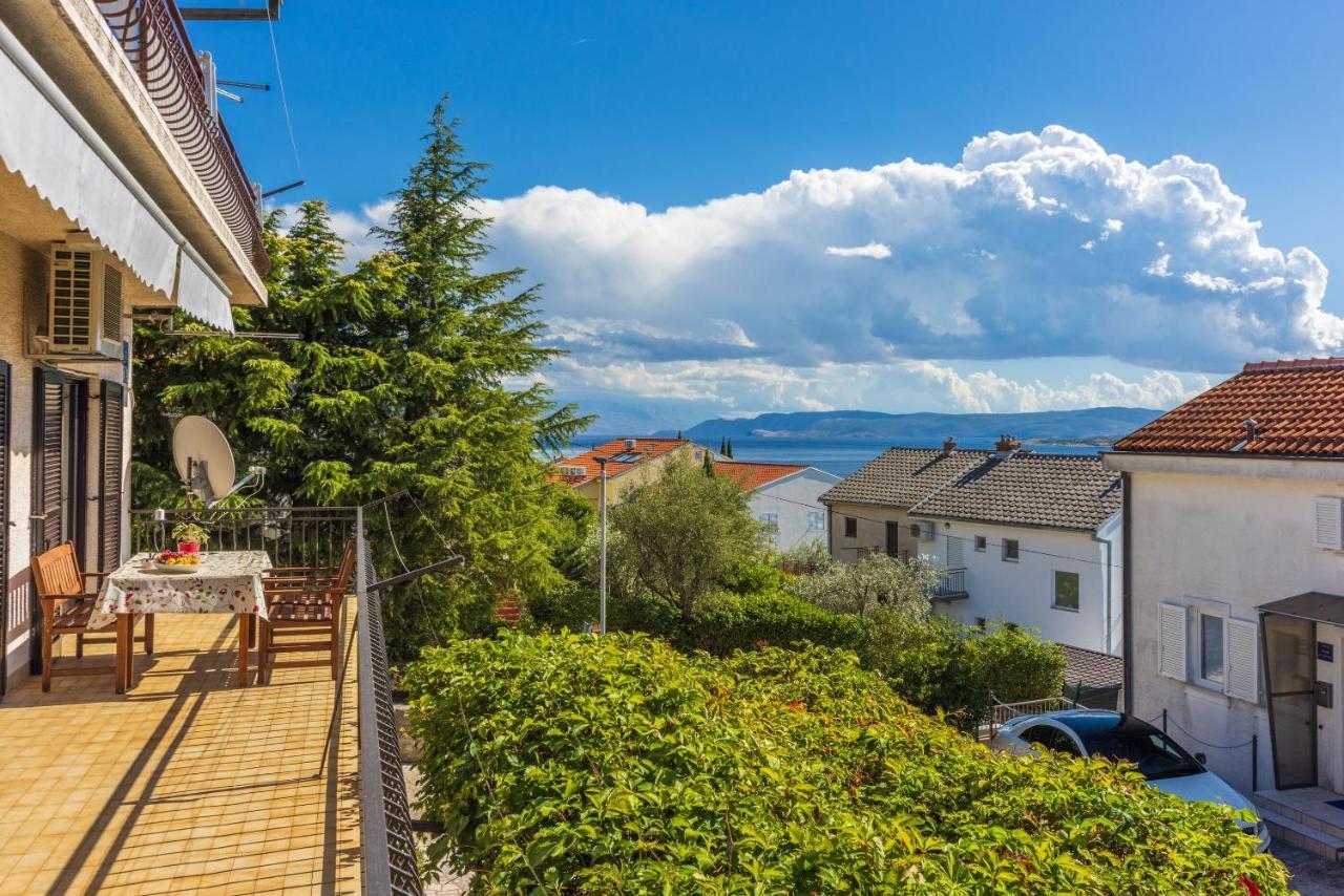 Apartment Suzy Dramalj Exterior photo