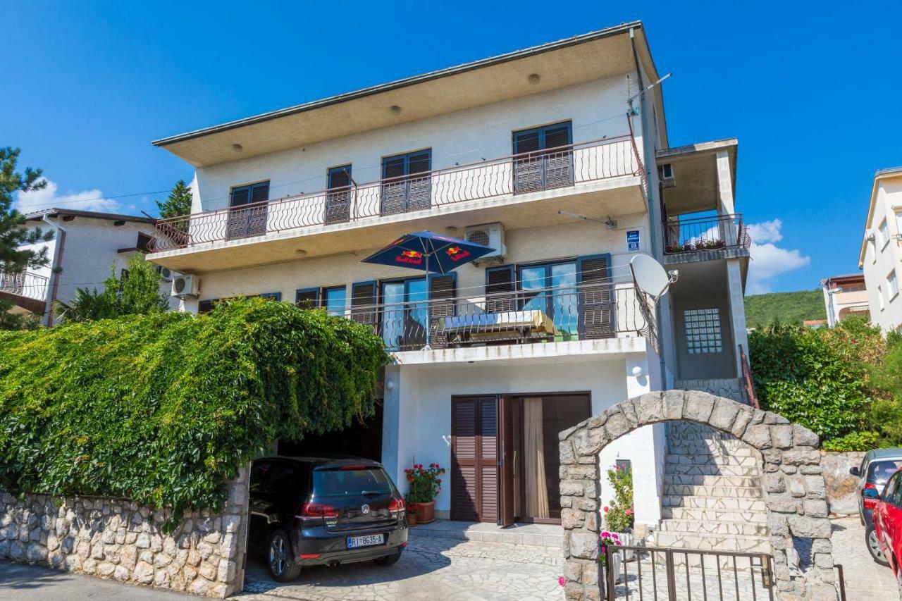 Apartment Suzy Dramalj Exterior photo